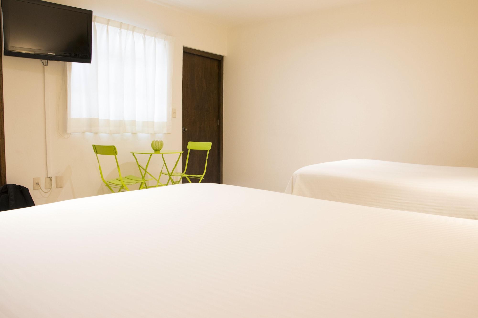 Hotel Expres By Hosting House Морелия Экстерьер фото