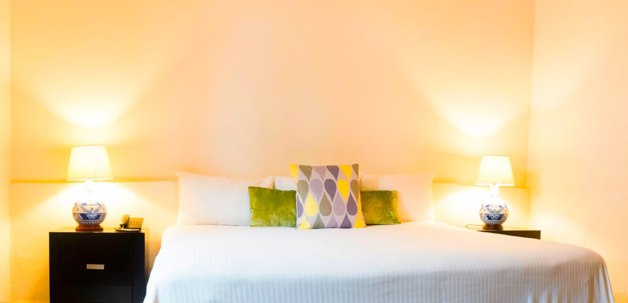 Hotel Expres By Hosting House Морелия Экстерьер фото
