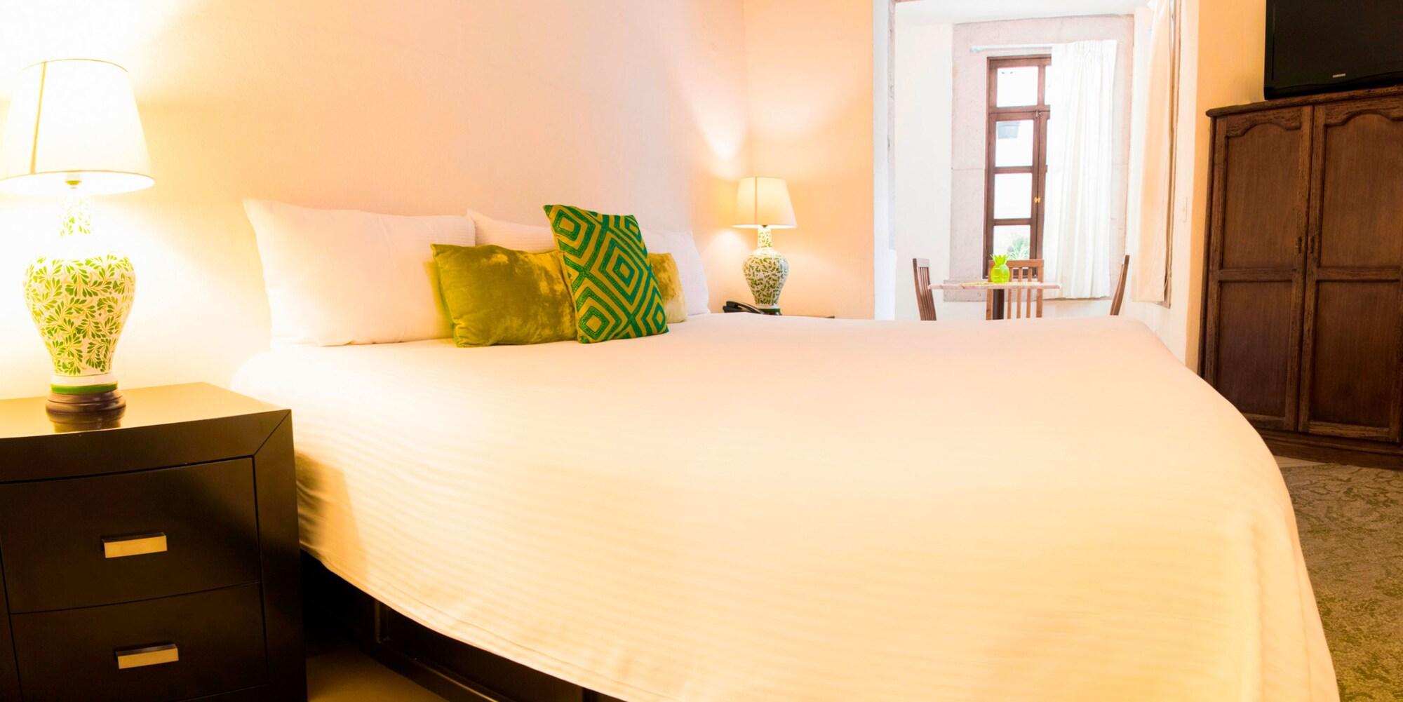 Hotel Expres By Hosting House Морелия Экстерьер фото