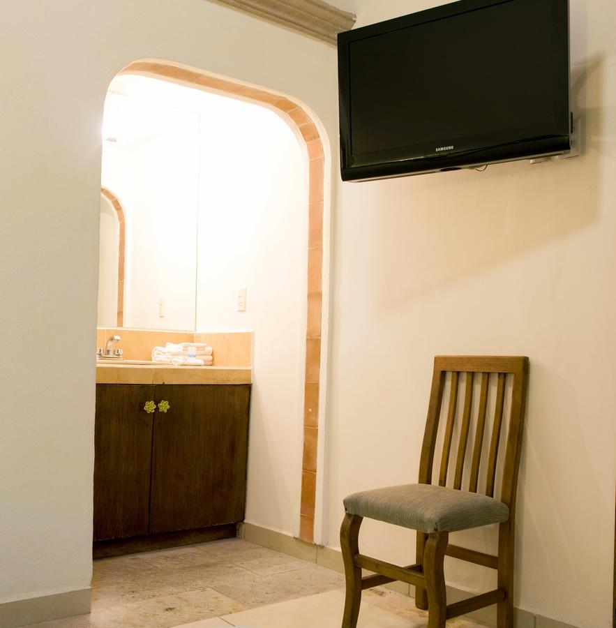 Hotel Expres By Hosting House Морелия Экстерьер фото