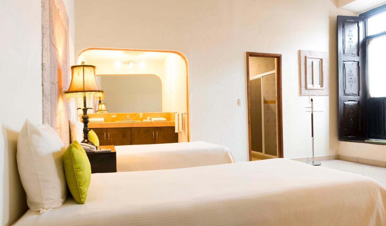 Hotel Expres By Hosting House Морелия Экстерьер фото