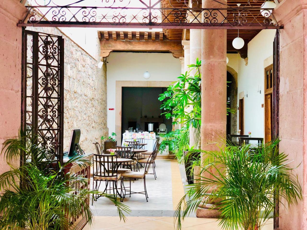 Hotel Expres By Hosting House Морелия Экстерьер фото